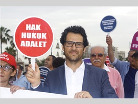 MERSİN BAROSU EMEK, ÖZGÜRLÜK, ADALET, İNSANCA YAŞAM İÇİN 1 MAYIS’TA ALANDA