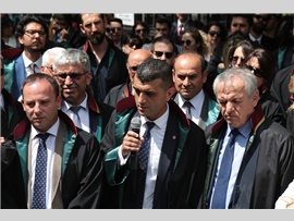ANKARA BAROSU BAŞKANI AV. HAKAN CANDURAN’A YAPILAN SALDIRI PROTESTO EDİLDİ
