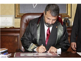 EN ZOR ŞARTLARDA DAHİ MESLEĞİ VE MESLEKTAŞINIZI SAVUNUN