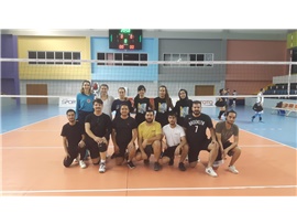 MERSİN BAROSU VOLEYBOL TURNUVASI YARI FİNAL MAÇLARI TAMAMLANDI