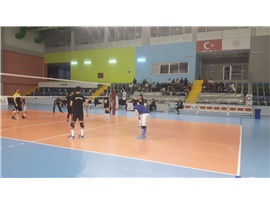 MERSİN BAROSU VOLEYBOL TURNUVASI YARI FİNAL MAÇLARI TAMAMLANDI