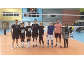 MERSİN BAROSU VOLEYBOL TURNUVASI YARI FİNAL MAÇLARI TAMAMLANDI
