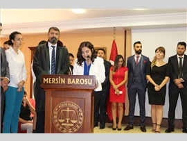 STAJINI TAMAMLAYAN 28 AVUKAT CÜBBE GİYİP RUHSAT ALDI