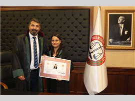 STAJINI TAMAMLAYAN 28 AVUKAT CÜBBE GİYİP RUHSAT ALDI