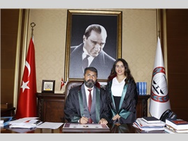 YEŞİLBOĞAZ:  “HUKUKÇULAR HUKUKA SİYASİ GÖZLÜKLE BAKMAMALI”