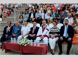 BARO BAŞKANIMIZ BİLGİN YEŞİLBOĞAZ, TIP ÖĞRENCİLERİNİN MEZUNİYET SEVİNCİNİ PAYLAŞTI (28.06.2018)