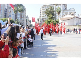 BARO BAŞKANIMIZ AV. BİLGİN YEŞİLBOĞAZ, CUMHURİYET COŞKUSUNU MERSİN HALKIYLA BİRLİKTE KUTLADI