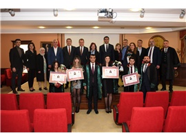 STAJYER AVUKATLAR CÜBBE GİYDİ