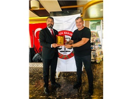 ANAMUR’DA MESLEKTE 25. VE 30. YILINI DOLDURAN AVUKATLARIMIZA PLAKET VERİLDİ