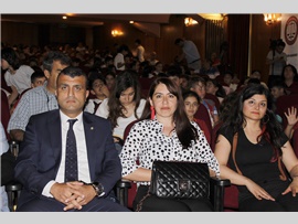 MERSİN BAROSU AVUKATLARI, ÇOCUKLAR İÇİN SAHNEYE ÇIKTI