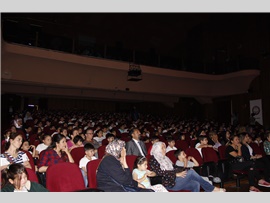 MERSİN BAROSU AVUKATLARI, ÇOCUKLAR İÇİN SAHNEYE ÇIKTI
