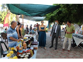 BAROMUZDAN SOKAK HAYVANLARI YARARINA AÇILAN KERMESE DESTEK