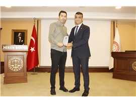 MERKEZ, KOMİSYON VE KULÜP BAŞKANLARIMIZA TEŞEKKÜR PLAKETİ TAKDİM EDİLDİ