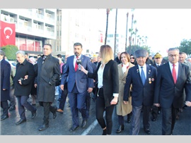BARO BAŞKANIMIZ MERSİN’İN KURTULUŞ YÜRÜYÜŞÜNE KATILDI