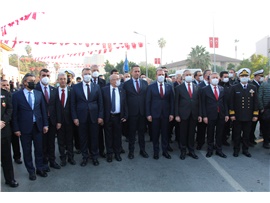 MERSİN’İMİZİN KURTULUŞ GÜNÜNÜ TÖRENLE KUTLADIK