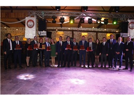 AVUKATLIK MESLEĞİNİN DUAYENLERİNE PLAKET TAKDİM EDİLDİ