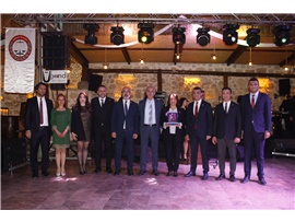AVUKATLIK MESLEĞİNİN DUAYENLERİNE PLAKET TAKDİM EDİLDİ