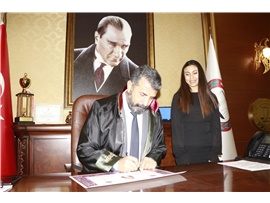 HAK VE HUKUK MÜCADELESİ İÇİN CÜBBE GİYDİLER