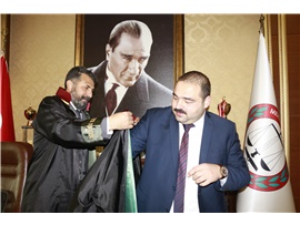 HAK VE HUKUK MÜCADELESİ İÇİN CÜBBE GİYDİLER