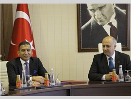 MERSİN BAROSU’NDAN BİR İLK !  MERSİN BAROSU VE MERSİN ÜNİVERSİTESİ BİLİMSEL, SOSYAL VE EĞİTSEL FAALİYETLER İÇİN İŞBİRLİĞİ PROTOKOLÜ İMZALADI