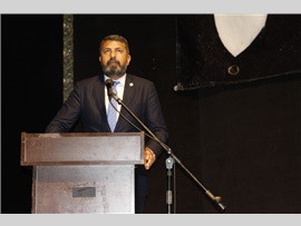 MERSİN BAROSU ÇOK SESLİ KOROSU SAHNE ALDI