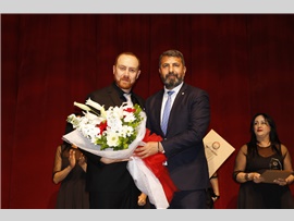 MERSİN BAROSU ÇOK SESLİ KOROSU SAHNE ALDI