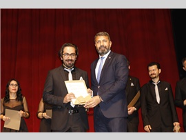 MERSİN BAROSU ÇOK SESLİ KOROSU SAHNE ALDI