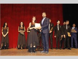 MERSİN BAROSU ÇOK SESLİ KOROSU SAHNE ALDI