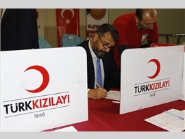 AVUKATLAR KAN BAĞIŞINDA BULUNDU