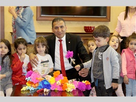 UĞUR OKULLARI ÖĞRENCİLERİNDEN BARO BAŞKANIMIZA ZİYARET