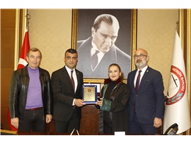 MESLEĞİMİZİN DUAYENLERİNE PLAKET TAKDİM EDİLDİ