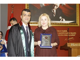 AVUKATLIK MESLEĞİNİN DUAYENLERİNE PLAKET TAKDİM EDİLDİ