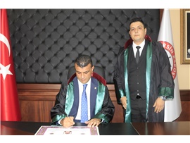 CÜBBE GİYİP AVUKAT OLDULAR