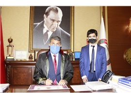 HUKUK VE ADALET İÇİN CÜBBE GİYDİLER