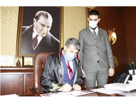HUKUK VE ADALET İÇİN CÜBBE GİYDİLER