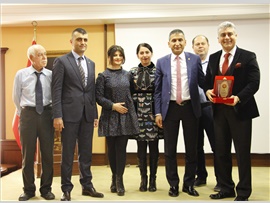 “DUYGU VE DAVRANIŞLARIMIZIN PATRONU OLMAK” KONULU SEMİNER DÜZENLENDİ