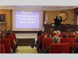 “DUYGU VE DAVRANIŞLARIMIZIN PATRONU OLMAK” KONULU SEMİNER DÜZENLENDİ
