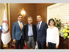 ZİYARET - Eski dönem milletvekili sayın; Dr.Ali ÖZ, Baro başkanımızı ziyaret etti.
