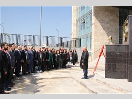 ERDEMLİ’DE GÖREV YAPAN AVUKATLARIMIZ ATATÜRK ANITI’NA ÇELENK SUNDU