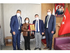 TARSUS’TA MESLEKTE 25, 30, 35, 40 ve 50 YILINI DOLDURAN AVUKATLARIMIZA PLAKET VERİLDİ