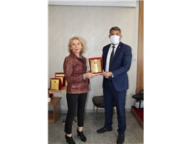 TARSUS’TA MESLEKTE 25, 30, 35, 40 ve 50 YILINI DOLDURAN AVUKATLARIMIZA PLAKET VERİLDİ