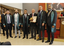 SAĞKAN VE ÖZDEMİR’DEN DUAYEN AVUKATLARA ONUR PLAKETİ