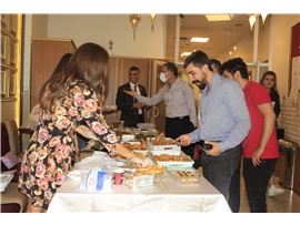 HAYVAN HAKLARI KOMİSYONUMUZ, HAYVAN BESLEME NOKTASI OLUŞTURMAK İÇİN KERMES DÜZENLEDİ