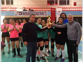 BAROMUZUN KADIN VOLEYBOL TAKIMI 2.’LİK KUPASINI ALDI