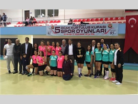 BAROMUZUN KADIN VOLEYBOL TAKIMI 2.’LİK KUPASINI ALDI