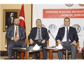 “DÜNDEN BUGÜNE AVUKATLIK MESLEĞİ VE GÜNCEL SORUNLAR” PANELİ DÜZENLENDİ