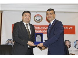 “DÜNDEN BUGÜNE AVUKATLIK MESLEĞİ VE GÜNCEL SORUNLAR” PANELİ DÜZENLENDİ