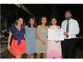 KADIN HAKLARI MÜCADELESİNİN YILMAZ SAVUNUCULARINA TEŞEKKÜR PLAKETİ VERİLDİ
