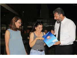 KADIN HAKLARI MÜCADELESİNİN YILMAZ SAVUNUCULARINA TEŞEKKÜR PLAKETİ VERİLDİ