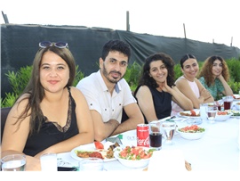 KADIN HAKLARI MÜCADELESİNİN YILMAZ SAVUNUCULARINA TEŞEKKÜR PLAKETİ VERİLDİ